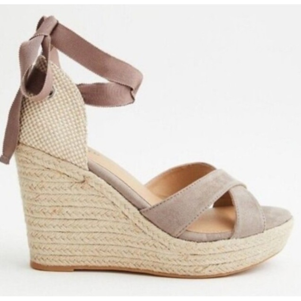 Torrid ankle wrap platform wedge espadrille taupe ribbin ankle tie Women SZ 8.5W